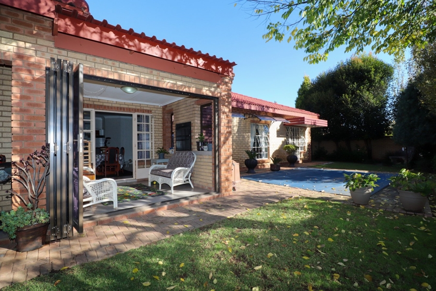 3 Bedroom Property for Sale in Flamwood North West